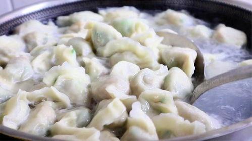 吃角瓜馅蒸饺子